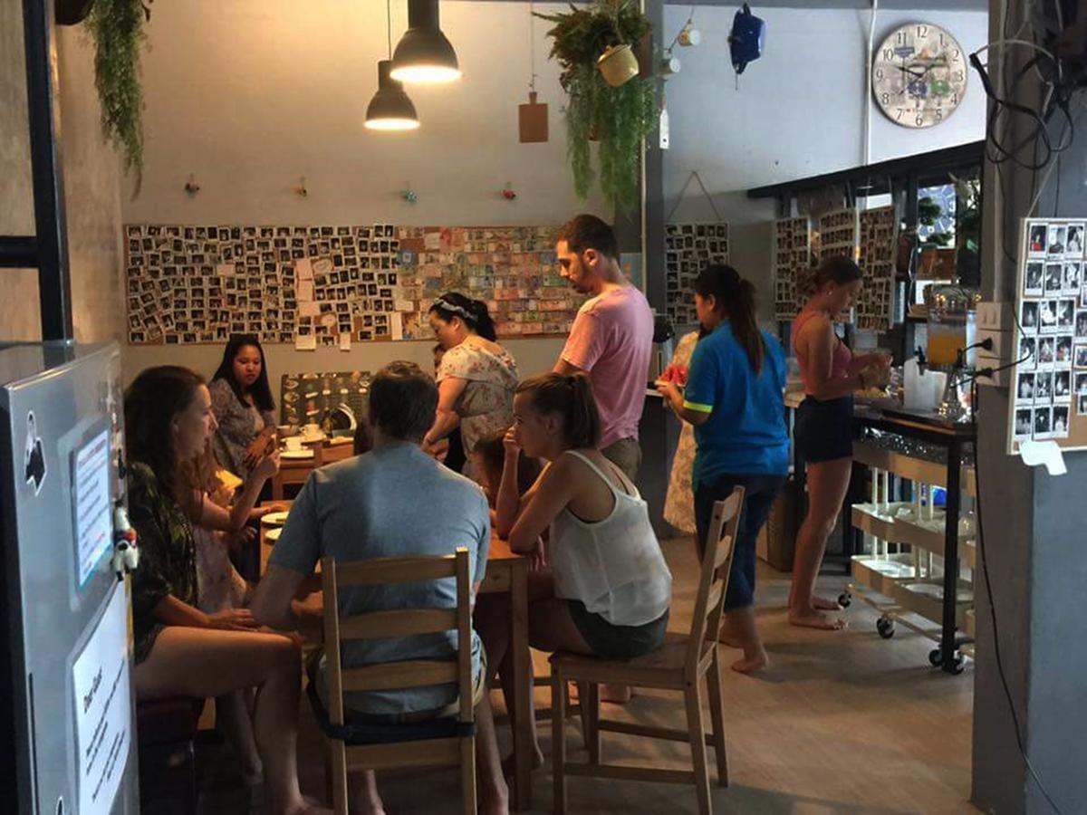Meet Up Hostel Bangkok Exteriör bild