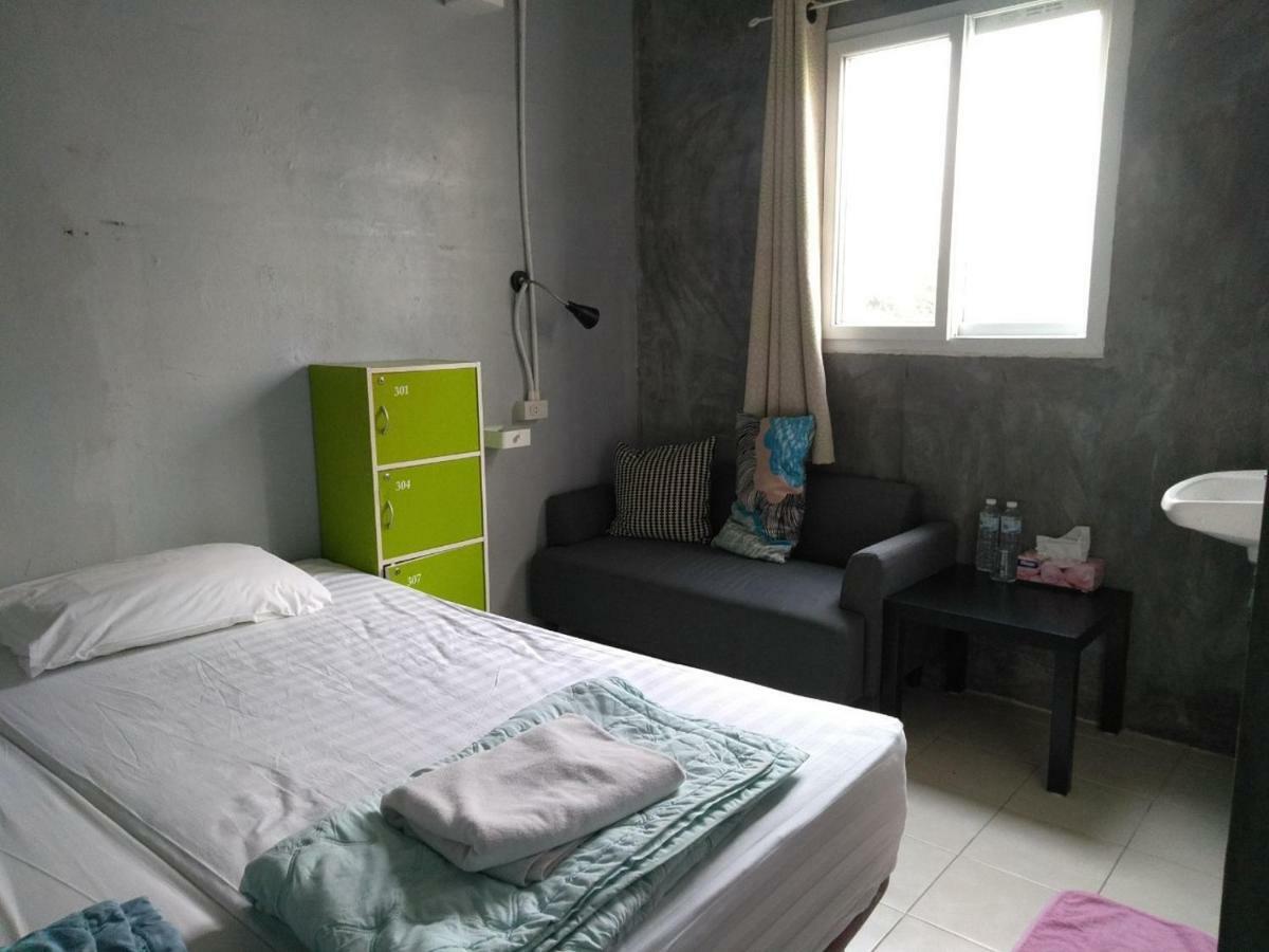 Meet Up Hostel Bangkok Exteriör bild