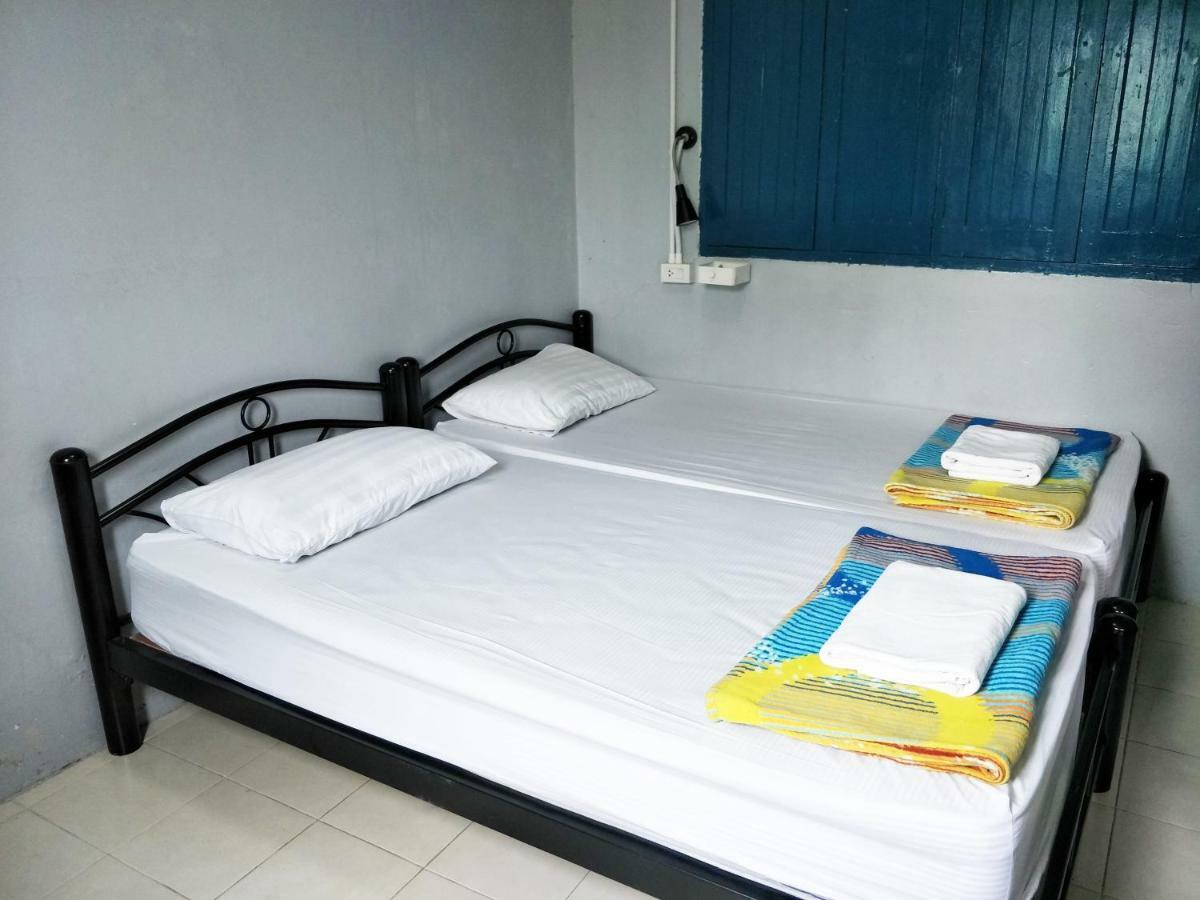 Meet Up Hostel Bangkok Rum bild