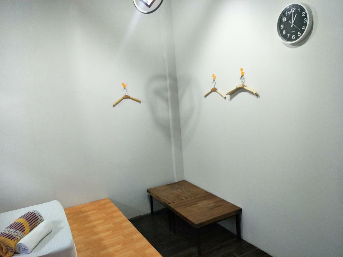 Meet Up Hostel Bangkok Exteriör bild